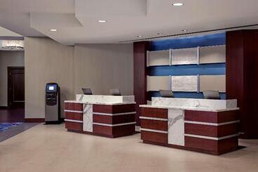 هتل Hilton Fairfax