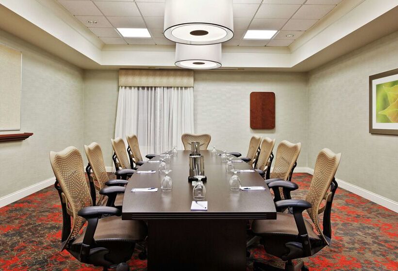 هتل Hilton Garden Inn Springfield, Il