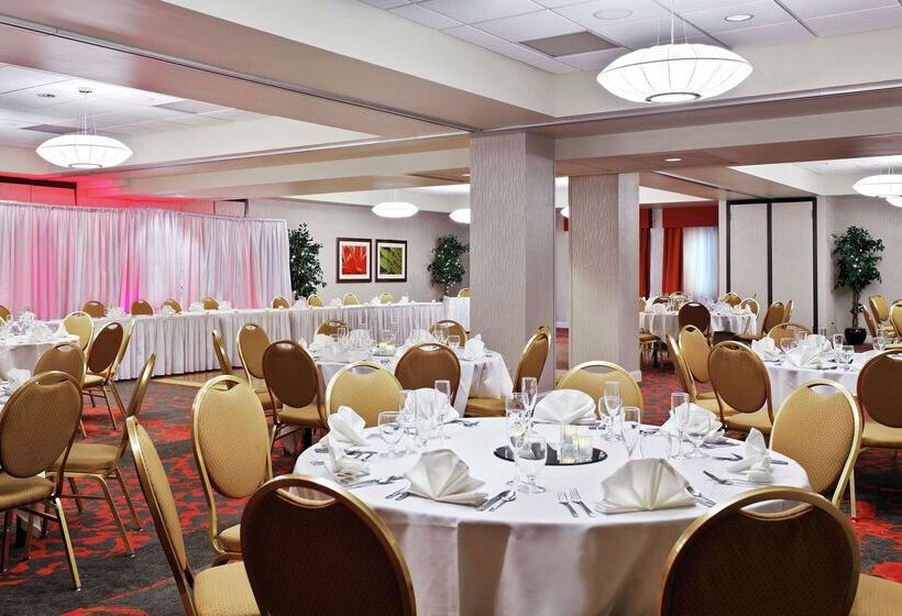 هتل Hilton Garden Inn Springfield, Il