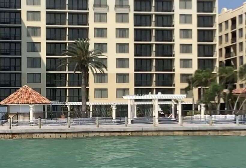 هتل Holiday Inn & Suites Clearwater Beach, An Ihg