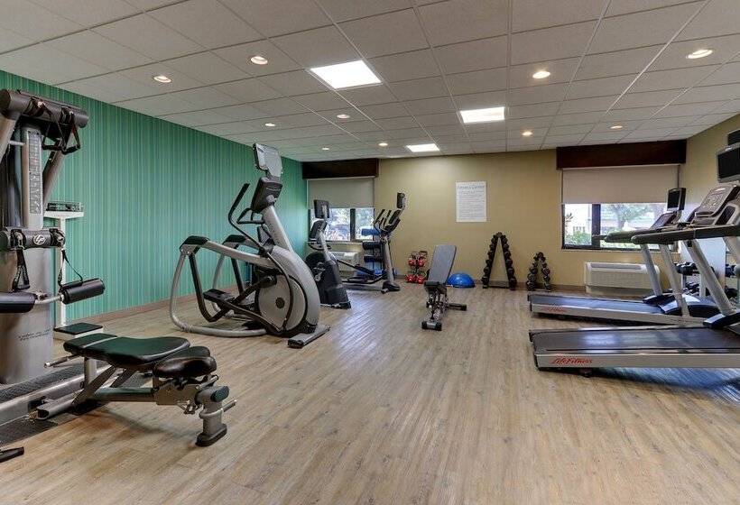 هتل Holiday Inn Express Aberdeen Chesapeake House, An Ihg