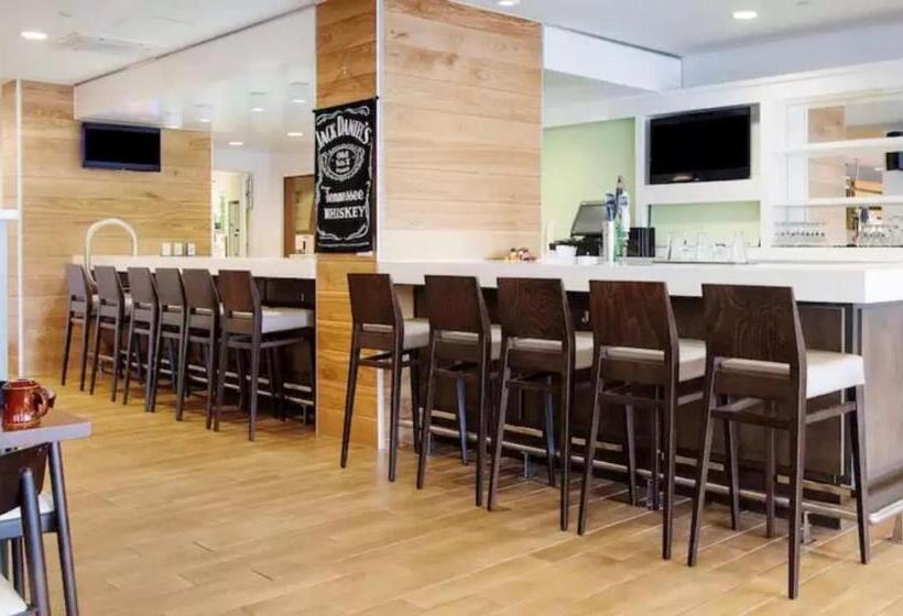 هتل Holiday Inn Nashville Vanderbilt, An Ihg