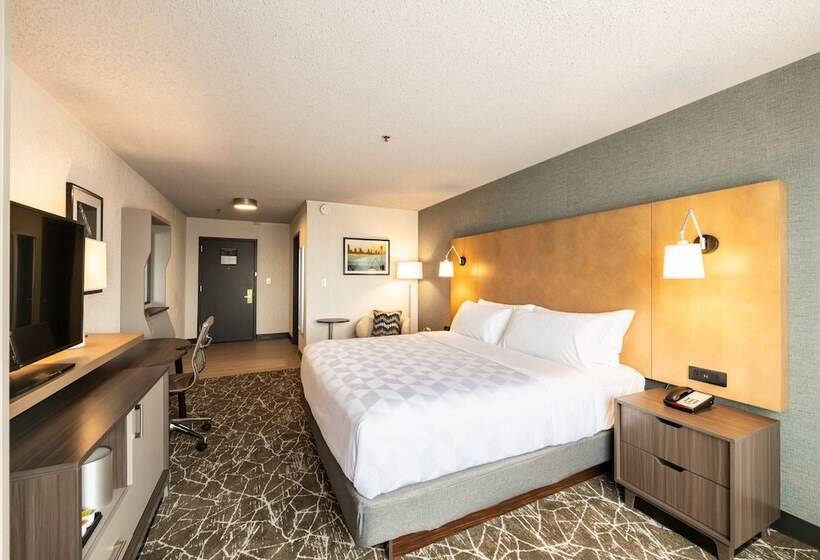 هتل Holiday Inn Newark International Airport