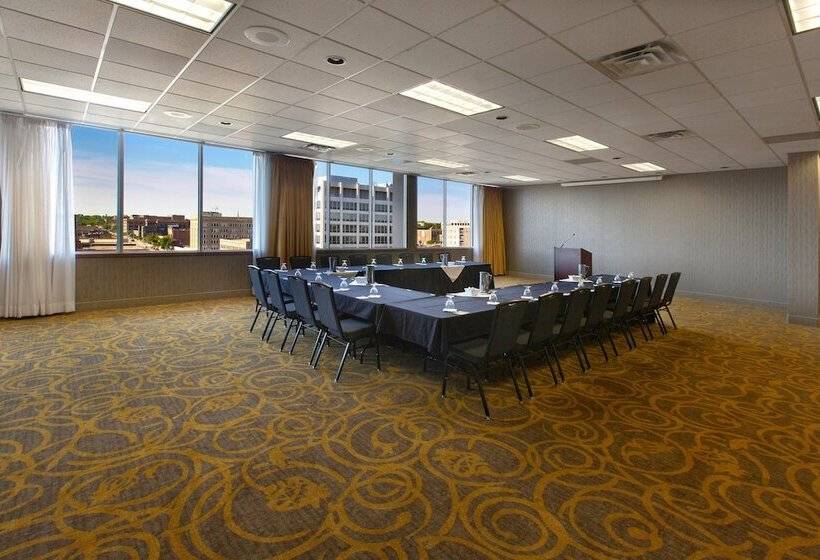 هتل Holiday Inn Sioux Falls City Center, An Ihg