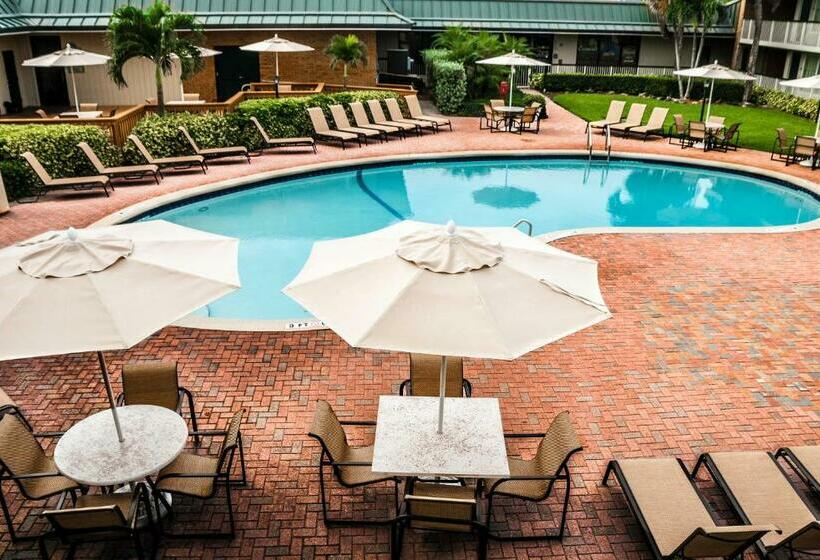 هتل Ocean Breeze Inn Vero Beach
