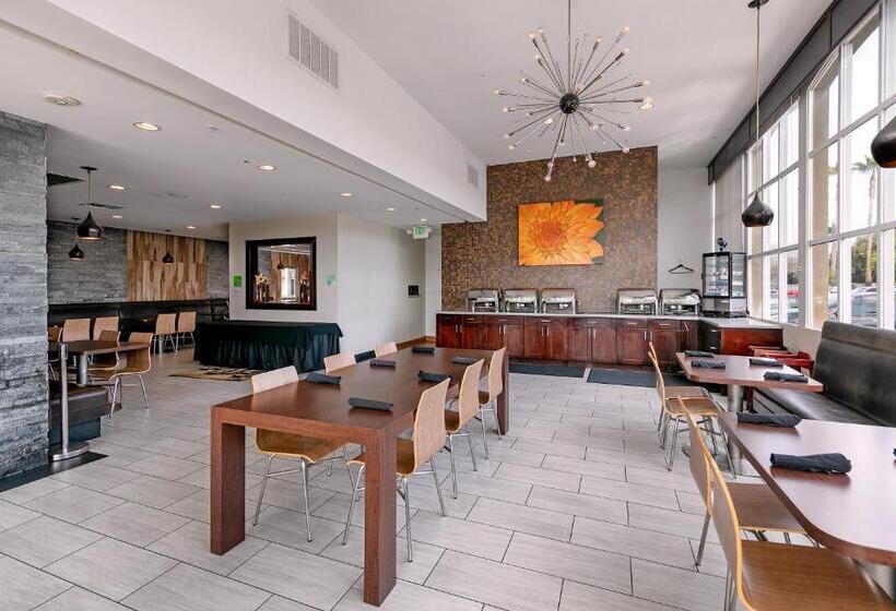 בית מלון כפרי Holiday Inn West Covina, An Ihg