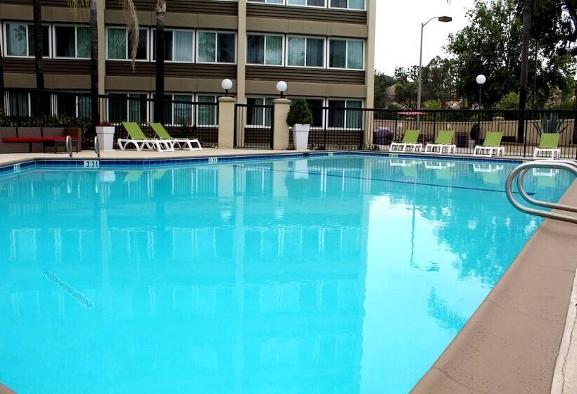 בית מלון כפרי Holiday Inn West Covina, An Ihg