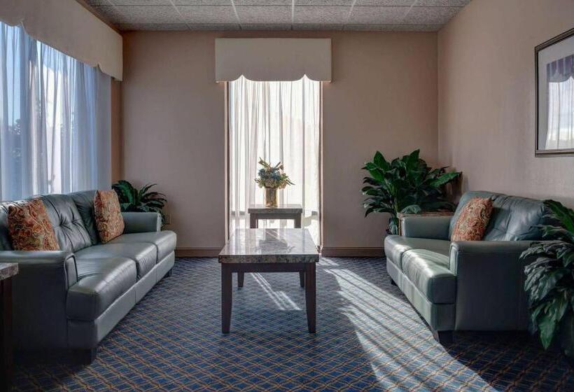 Отель Howard Johnson By Wyndham Amherst Hadley