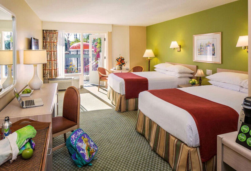 Howard Johnson By Wyndham Anaheim Hotel & Water Playground
