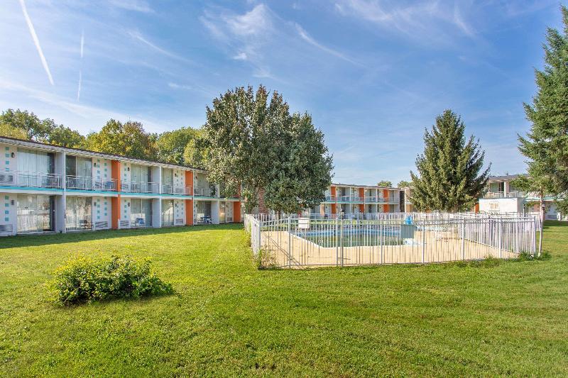 هتل Howard Johnson By Wyndham Harrisburg
