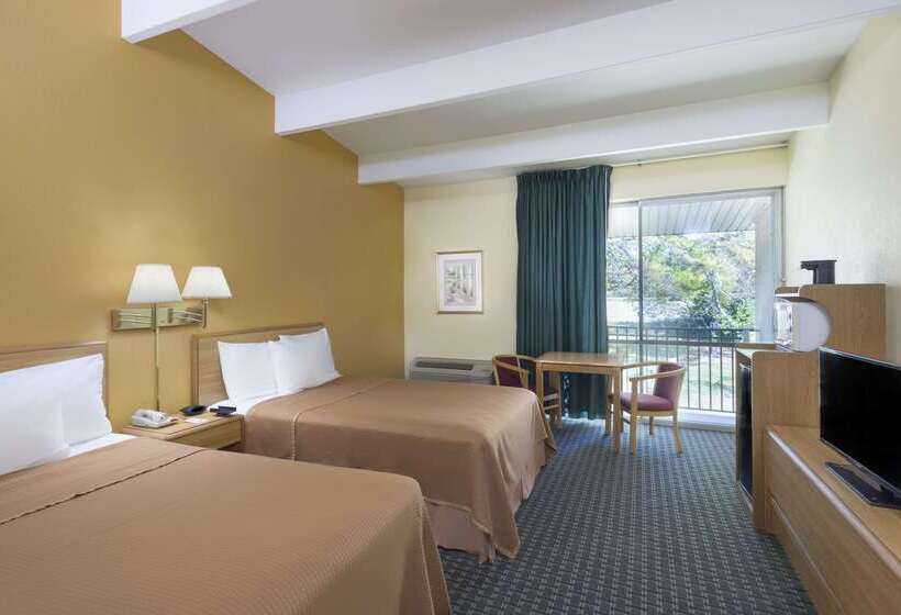 فندق Howard Johnson By Wyndham Newburgh