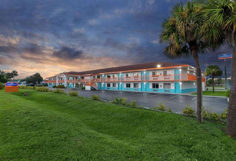 Hotel Howard Johnson By Wyndham Vero Beach/i95