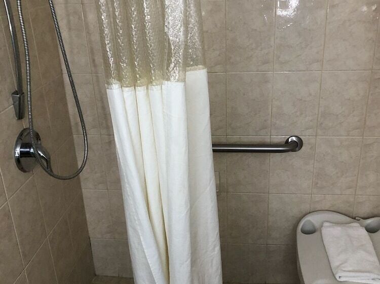 هتل Howard Johnson By Wyndham Winter Haven Fl