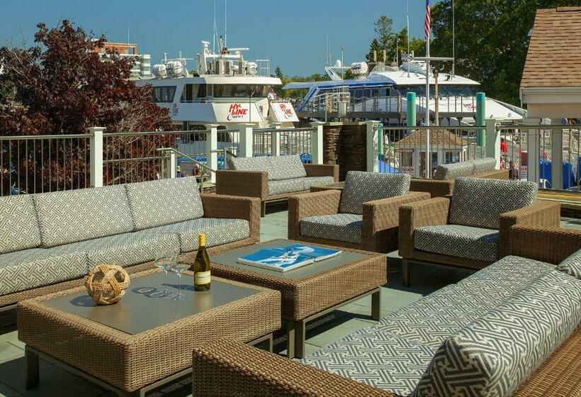 هتل Hyannis Harbor