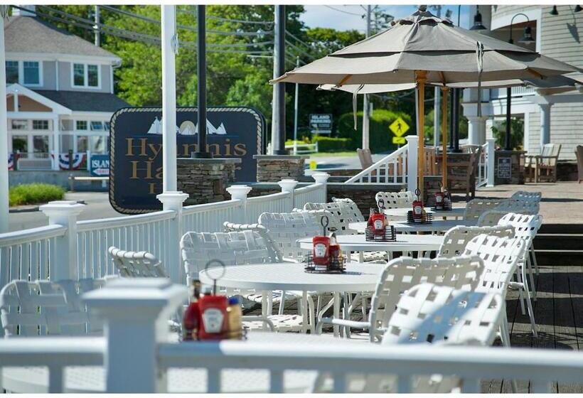 هتل Hyannis Harbor