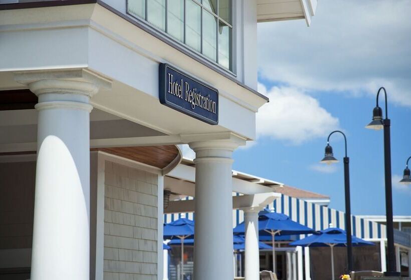 هتل Hyannis Harbor