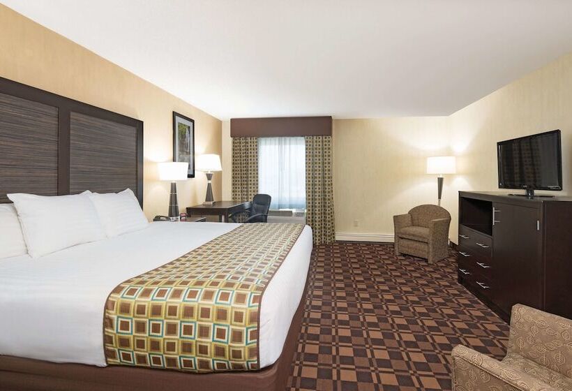 هتل La Quinta Inn By Wyndham Buffalo Airport