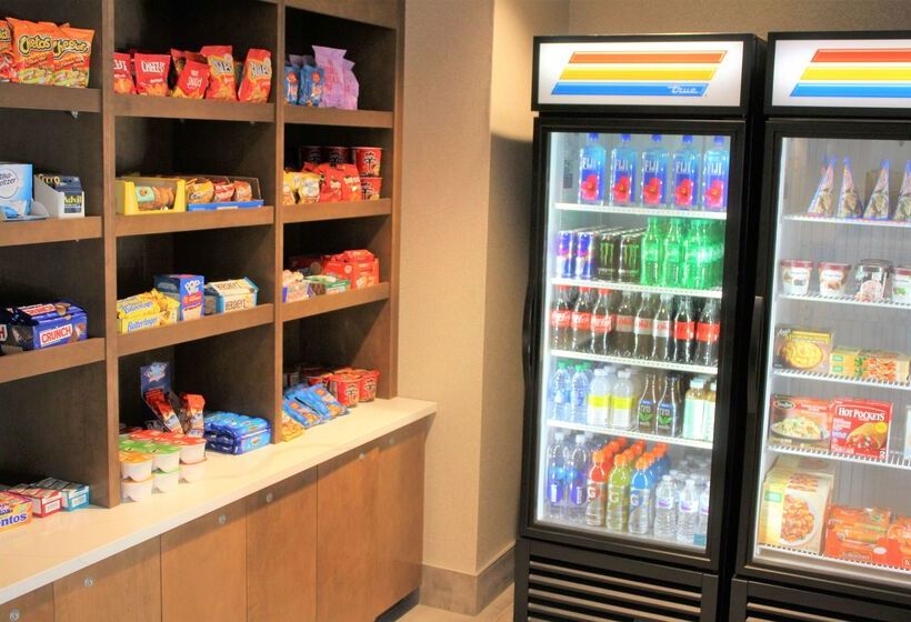 هتل La Quinta Inn & Suites By Wyndham Indianapolis Downtown