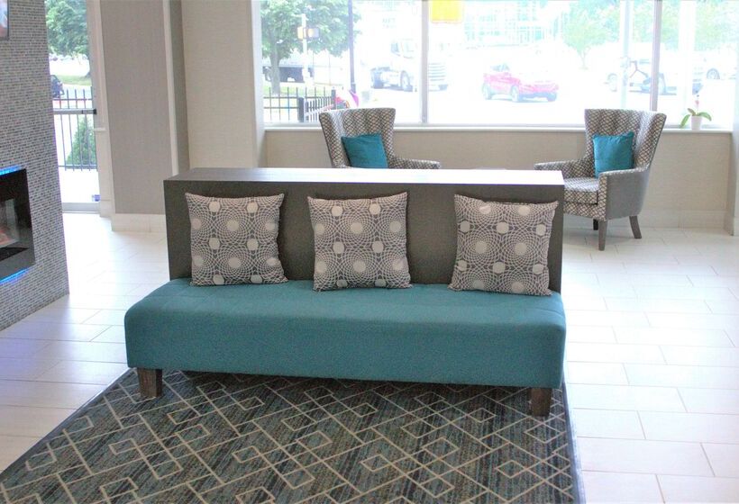 هتل La Quinta Inn & Suites By Wyndham Indianapolis Downtown