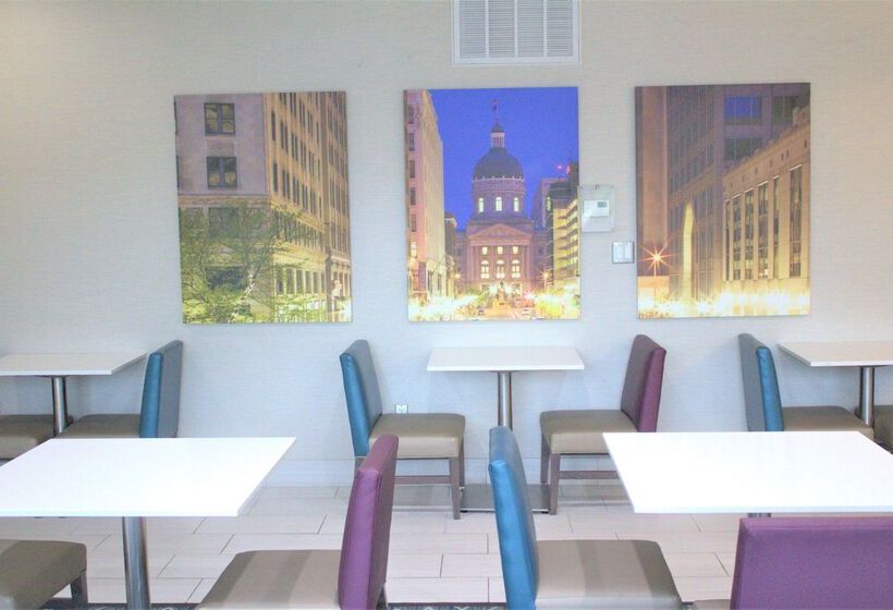 هتل La Quinta Inn & Suites By Wyndham Indianapolis Downtown