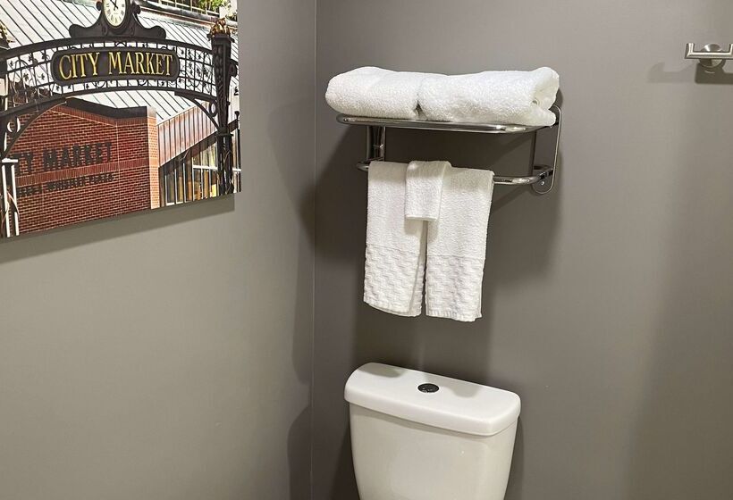 هتل La Quinta Inn & Suites By Wyndham Indianapolis Downtown