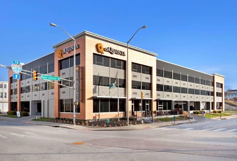 هتل La Quinta Inn & Suites By Wyndham Indianapolis Downtown