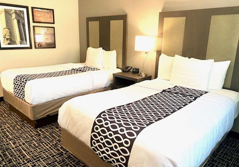 هتل La Quinta Inn & Suites By Wyndham Indianapolis Downtown