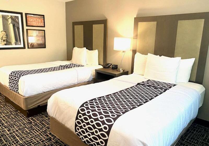 هتل La Quinta Inn & Suites By Wyndham Indianapolis Downtown