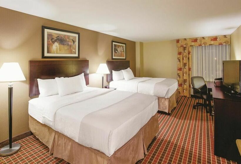 ホテル La Quinta Inn & Suites Pittsburgh North