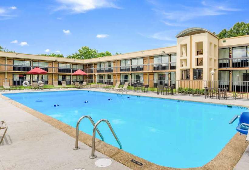 ホテル Quality Inn Roanoke Airport