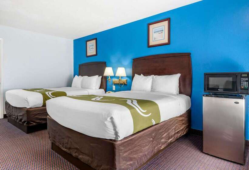 בית מלון כפרי Quality Inn Sarasota North Near Lido Key Beach