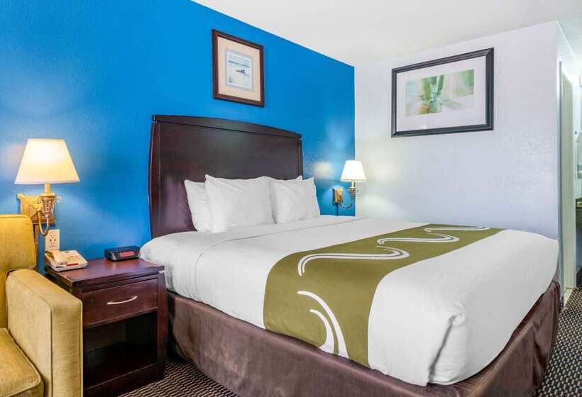 בית מלון כפרי Quality Inn Sarasota North Near Lido Key Beach