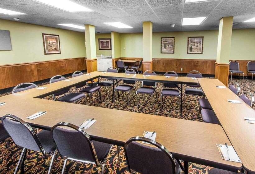 호텔 Quality Inn & Suites Conference Center Across From Casino