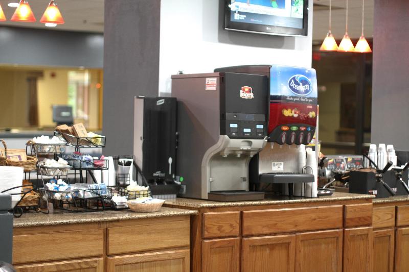 هتل Quality Inn & Suites East Syracuse  Carrier Circle