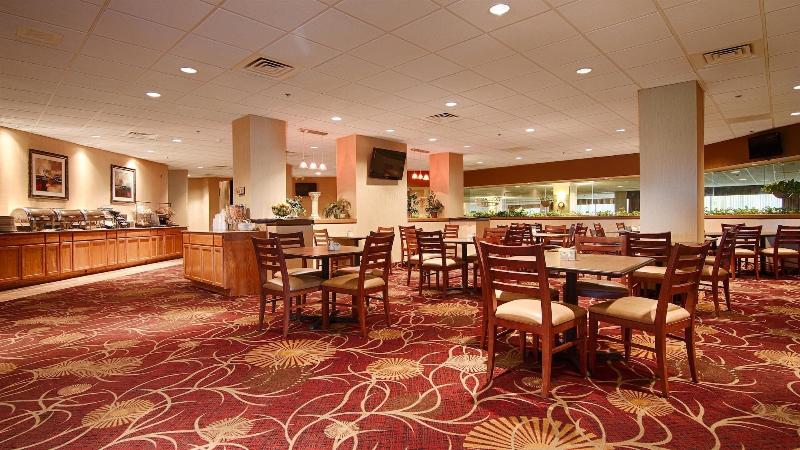 هتل Quality Inn & Suites East Syracuse  Carrier Circle