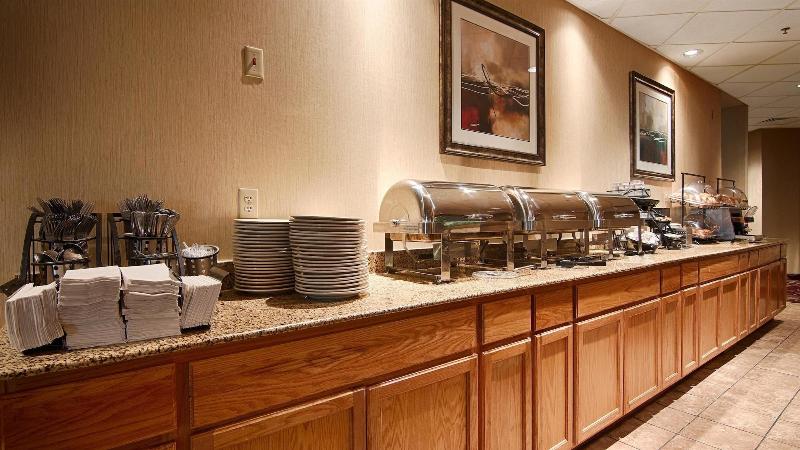 هتل Quality Inn & Suites East Syracuse  Carrier Circle