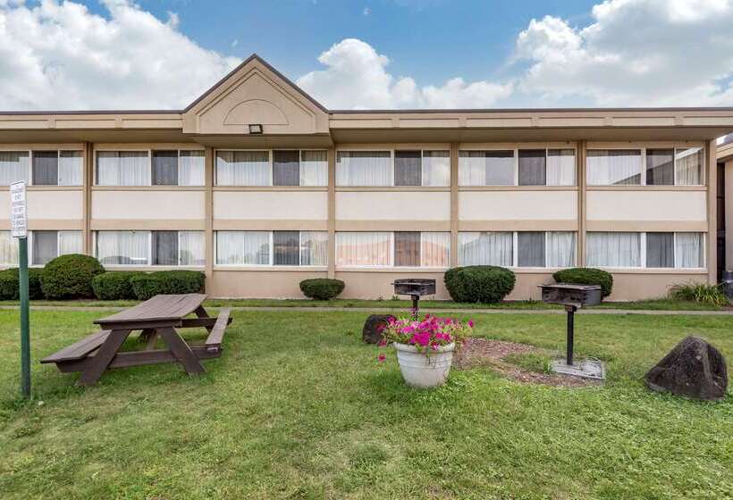 בית מלון כפרי Quality Inn & Suites Vestal Binghamton Near University