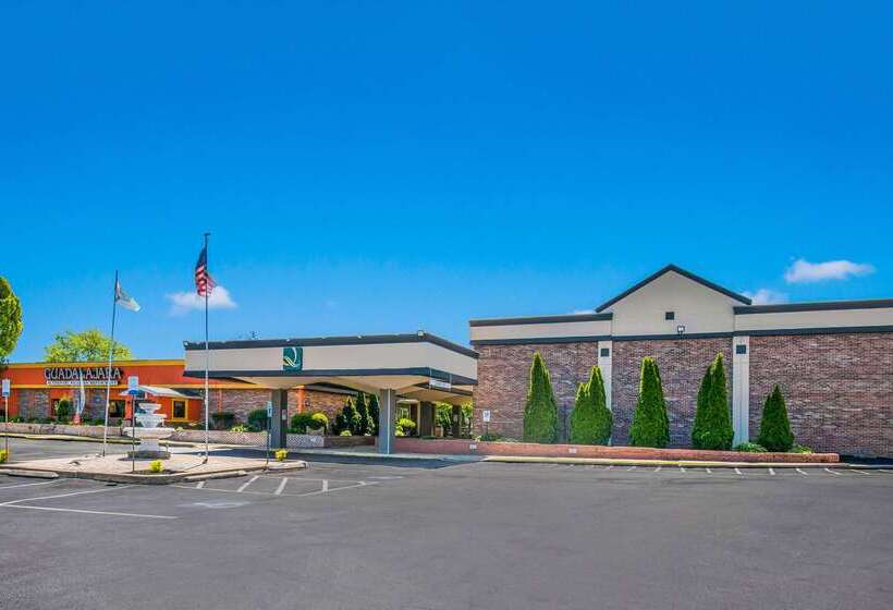 ホテル Quality Inn & Suites