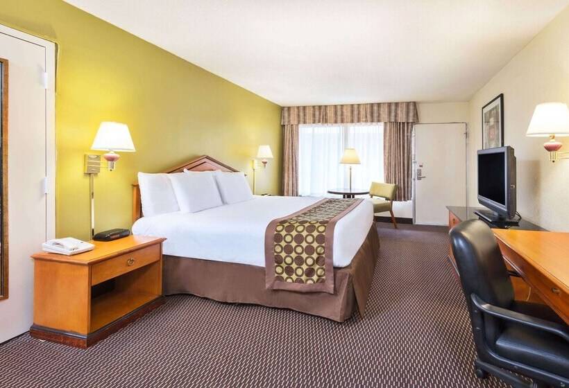 בית מלון כפרי Ramada By Wyndham Pikesville/baltimore North
