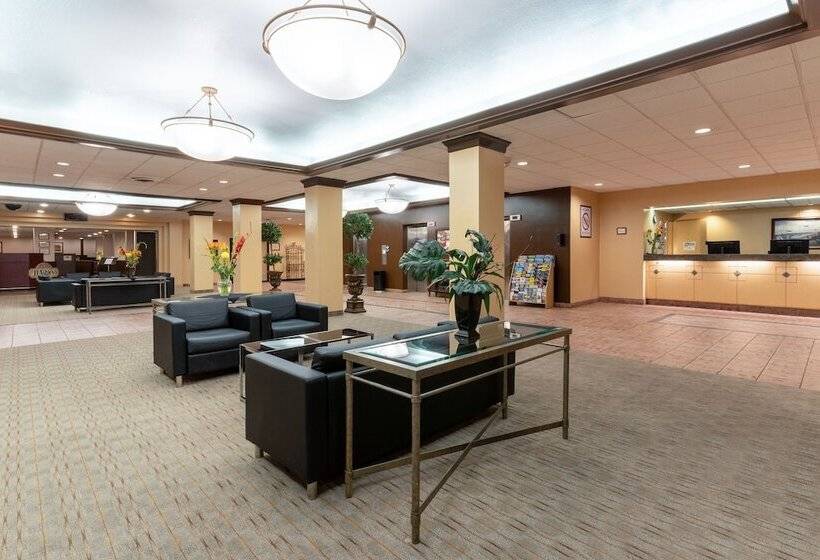 Ramada By Wyndham Reno Hotel & Casino