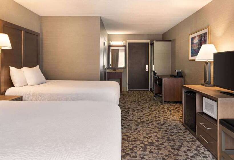 Hotel Ramada Plaza By Wyndham Portland