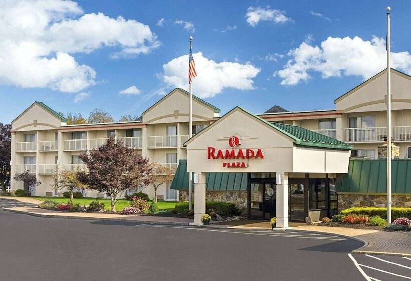 هتل Ramada Plaza By Wyndham Portland