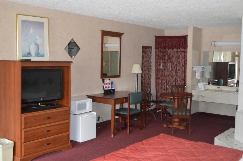 בית מלון כפרי Red Carpet Inn & Suites
