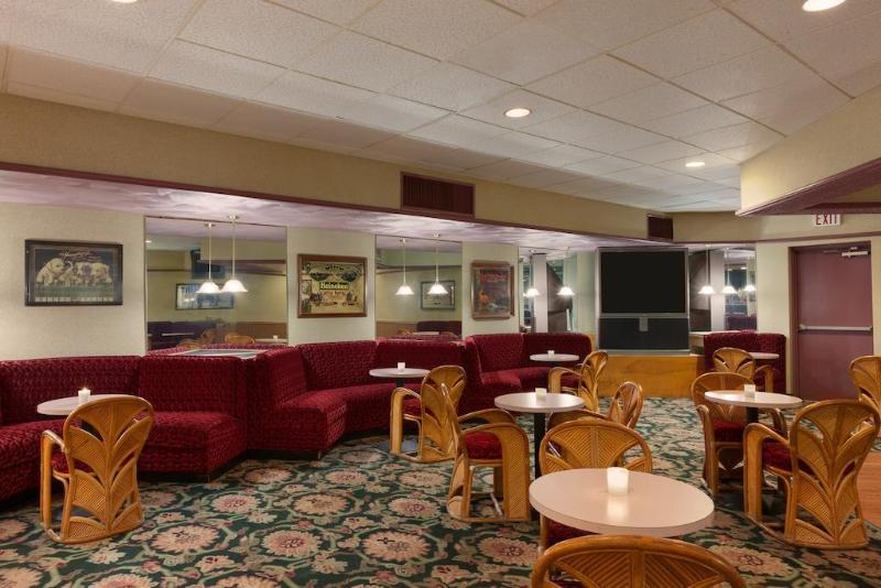 בית מלון כפרי Red Carpet Inn & Suites