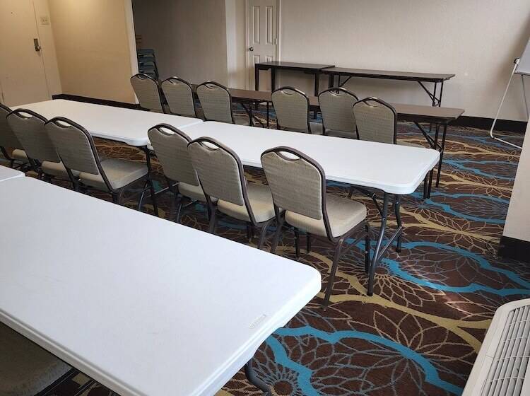 בית מלון כפרי Red Roof Inn Knoxville Central – Papermill Road