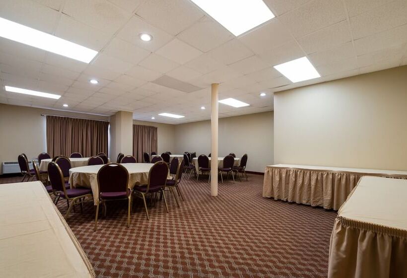 فندق Red Roof Inn And Suites Newark   University