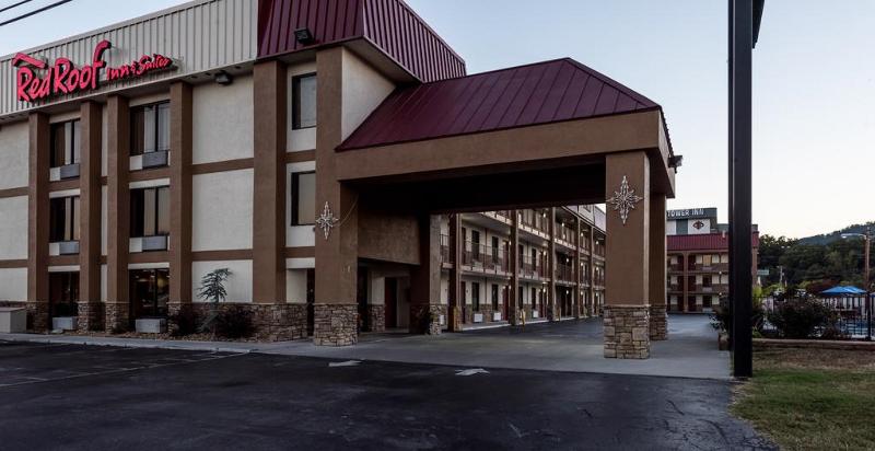 هتل Red Roof Inn & Suites Pigeon Forge   Parkway