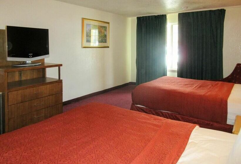 호텔 Rodeway Inn & Suites