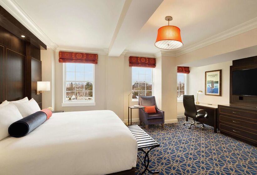 هتل Saranac Curio Collection By Hilton