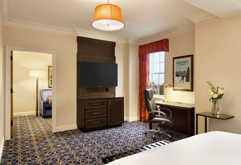 هتل Saranac Curio Collection By Hilton